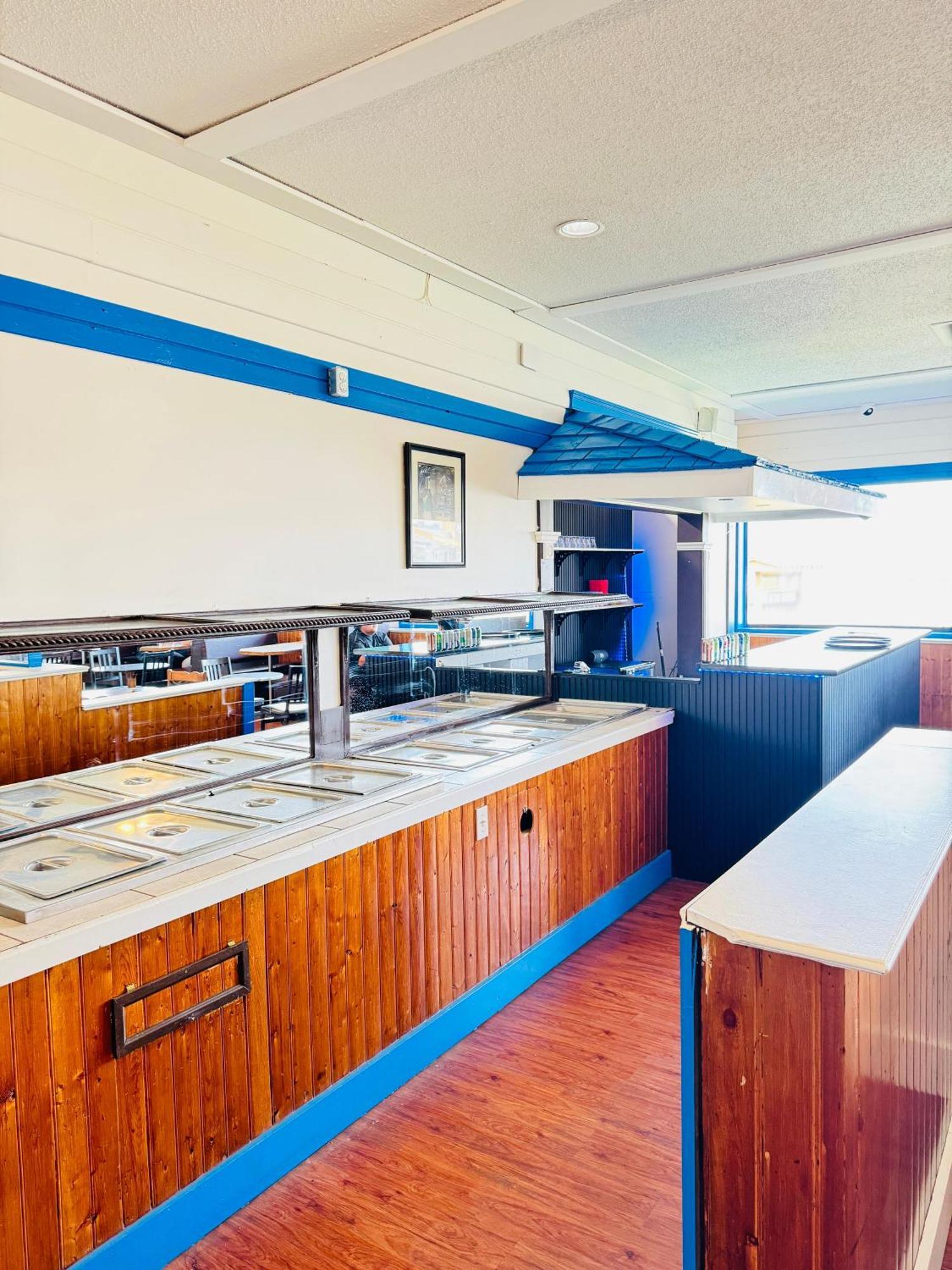 Hotel Ramada By Wyndham Dawson Creek Esterno foto